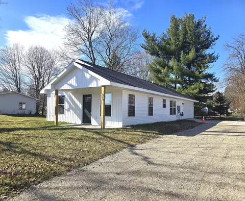 517 E State Rd, Hastings, MI 49058