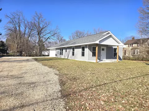 521 E State Rd, Hastings, MI 49058