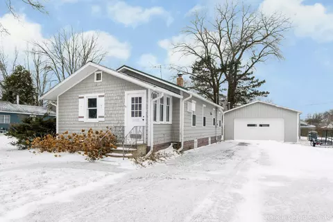 1002 St Joseph St, South Haven, MI 49090