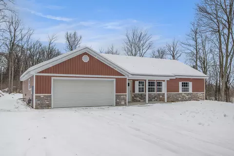 Exterior - 2824 E B Ave, Plainwell, MI 49080 photo 4 of 6