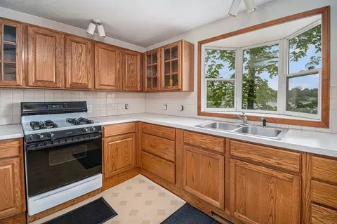 Kitchen - 13085 Englewright Dr, Sand Lake, MI 49343 photo 3 of 4