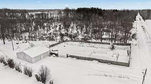 51133 Creglow Rd, Marcellus, MI 49067