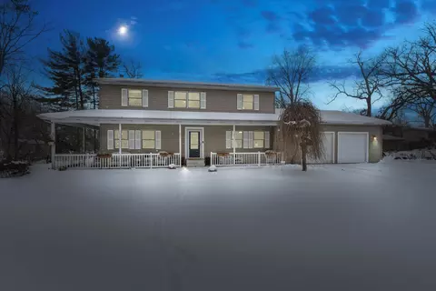 70820 Sunrise Dr, Edwardsburg, MI 49112