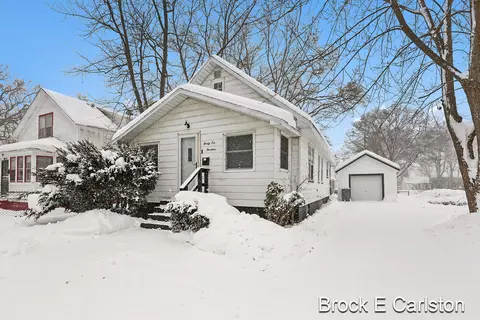 2614 Riordan St, Muskegon, MI 49444