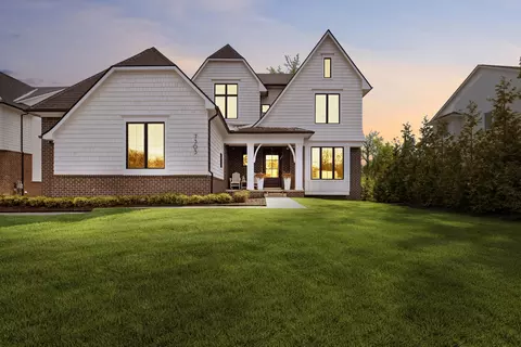 7303 Brookside Village Ct, Bloomfield Hills, MI 48301