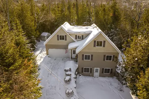 7500 Nine Mile Point Dr, Charlevoix, MI 49720