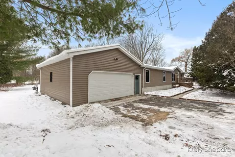 7030 14 Mile Rd NE, Cedar Springs, MI 49319