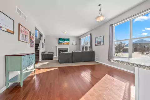 Living - 7315 King Rd, Spring Arbor, MI 49283 photo 2 of 2