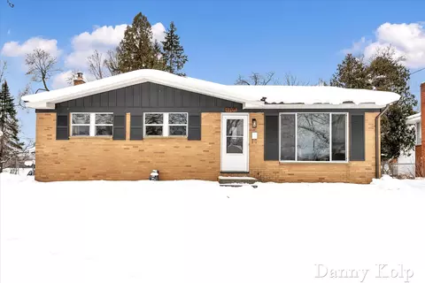 1701 Carlton Ave NE, Grand Rapids, MI 49505