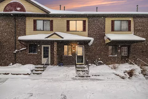 60 Carriage Ln SW, Grand Rapids, MI 49548