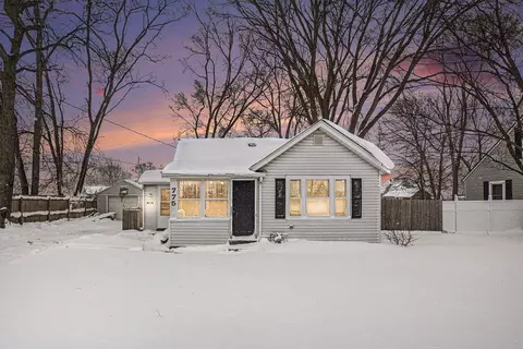 775 E 8th St, Holland, MI 49423