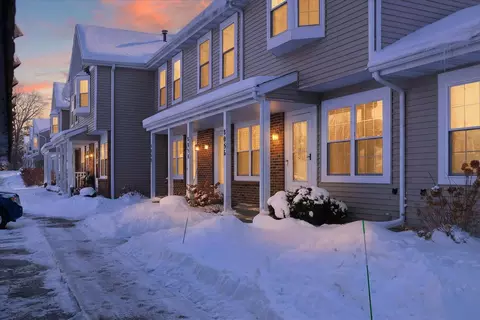 8058 Wimbledon Dr, Portage, MI 49024