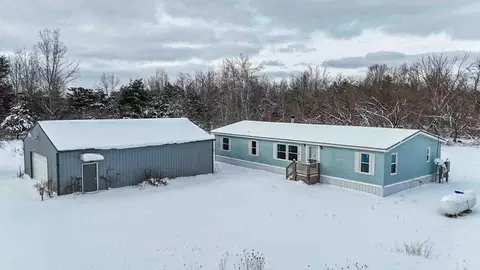 10380 17 Mile Rd, Rodney, MI 49342