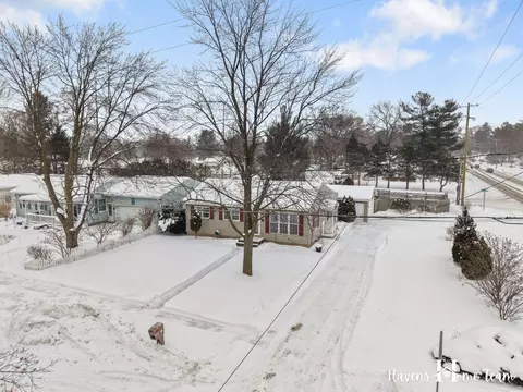 5186 Mildred Ave SE, Kentwood, MI 49508