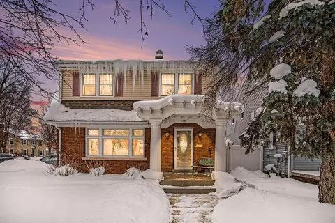 923 Myrtle St NW, Grand Rapids, MI 49504