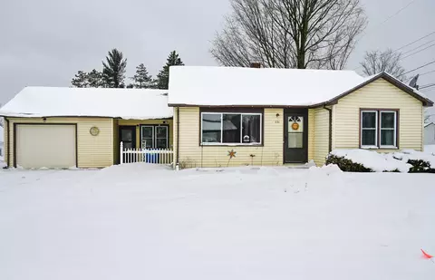 531 N Cherry St, Evart, MI 49631