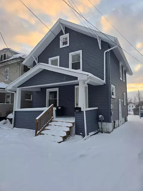 1013 Mahlon St, Lansing, MI 48906
