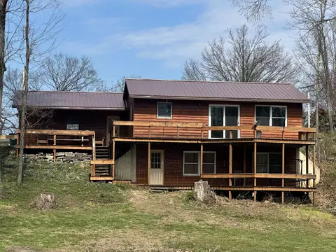 67747 Thunderbird Dr, Sturgis, MI 49091