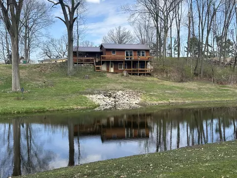 67747 Thunderbird Dr, Sturgis, MI 49091