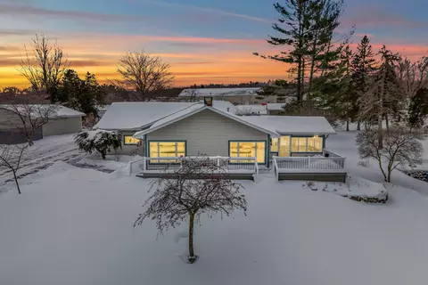 2440 Steamburg Rd, Hillsdale, MI 49242