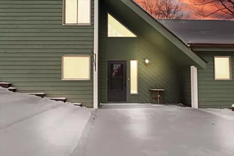 6055 Shaftsburg Rd, Williamston, MI 48895