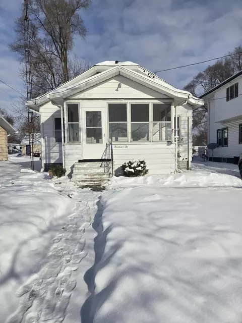 1402 Floral Ave, Jackson, MI 49202
