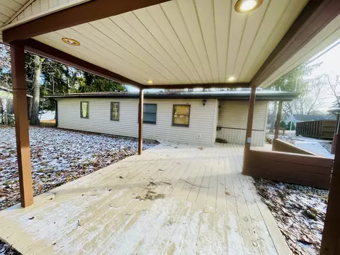 Exterior - 242 Kenneth St, Jackson, MI 49201 photo 5 of 6