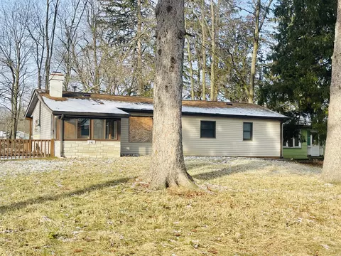 242 Kenneth St, Jackson, MI 49201