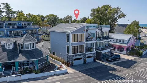 78 Esplanade Pl, South Haven, MI 49090