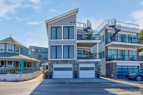 78 Esplanade Pl, South Haven, MI 49090