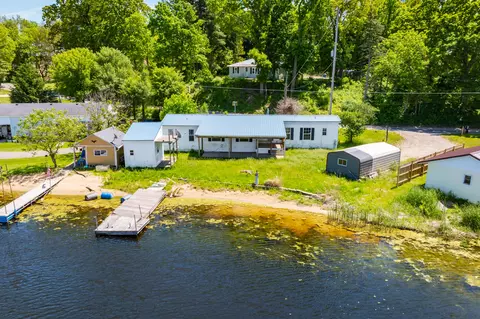 152 Coats Grove Rd, Hastings, MI 49058