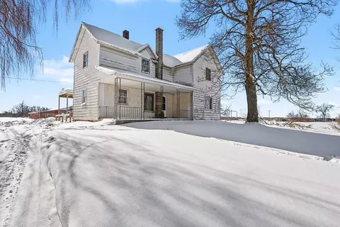 6056 W 16th St, Fremont, MI 49412
