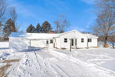 12449 S Catalpa Ave, Grant, MI 49327