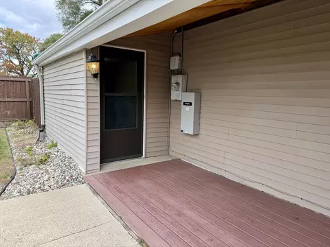 Exterior - 396 N 398 N 20th St, Springfield, MI 49037 photo 6 of 11