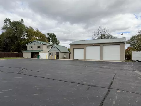 Exterior - 396 N 398 N 20th St, Springfield, MI 49037 photo 11 of 11