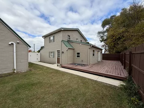 Exterior - 396 N 398 N 20th St, Springfield, MI 49037 photo 5 of 11