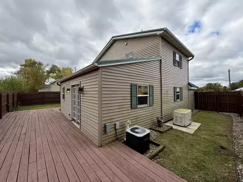 Exterior - 396 N 398 N 20th St, Springfield, MI 49037 photo 7 of 11