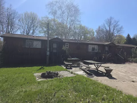 6772 N Claeys Dr, Fountain, MI 49410
