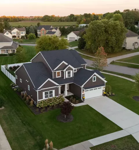 2600 Bell Cir, Stevensville, MI 49127
