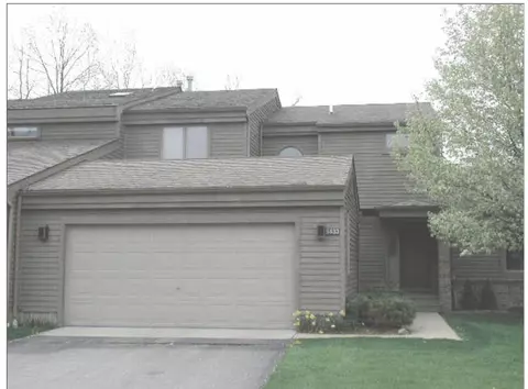 5433 Golden Oak Ln, Ann Arbor, MI 48103