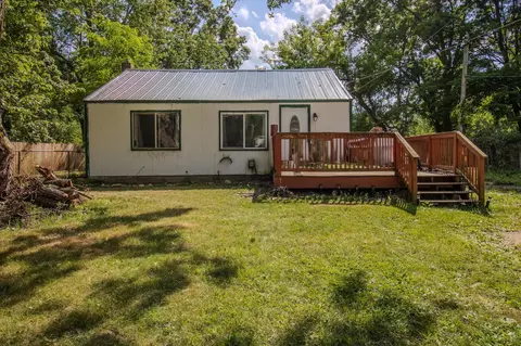 712 S Lagrave St, Paw Paw, MI 49079
