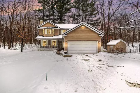 8401 N 39th St, Augusta, MI 49012