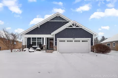 7520 Hometown Ct SE #10, Caledonia, MI 49316
