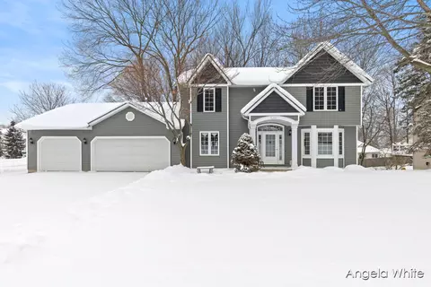5361 Cottondale St SW, Wyoming, MI 49519