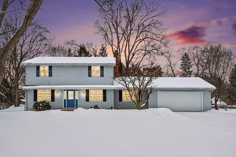 8232 Gull Mnr, Richland, MI 49083