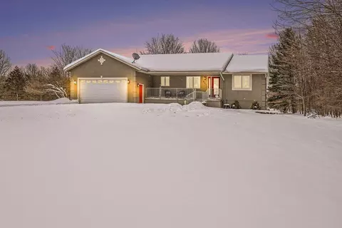 425 E Sternberg Rd, Norton Shores, MI 49441