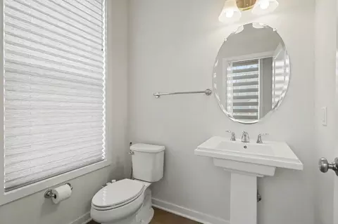 Bath - 2824 Ridington Rd, Ann Arbor, MI 48105 photo 1 of 5
