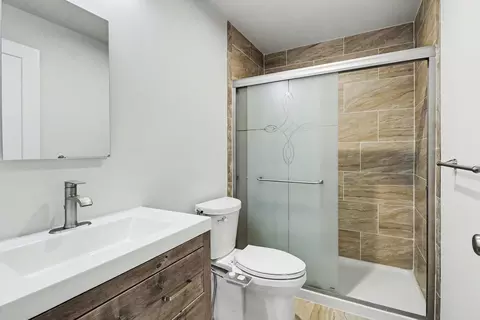 Bath - 2824 Ridington Rd, Ann Arbor, MI 48105 photo 5 of 5