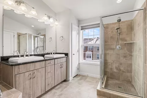 Bath - 2824 Ridington Rd, Ann Arbor, MI 48105 photo 2 of 5