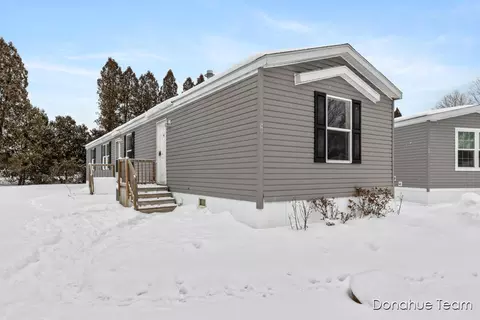 1800 W Main #50, Lowell, MI 49331